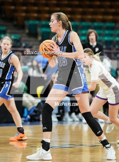 Thumbnail 3 in Peak to Peak vs Holy Family (CHSAA 4A Great 8) photogallery.