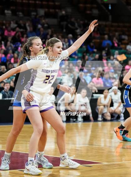 Thumbnail 3 in Peak to Peak vs Holy Family (CHSAA 4A Great 8) photogallery.