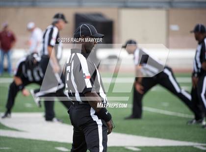 Thumbnail 2 in Boerne-Champion vs. Calallen (UIL 5A Regionial Playoff) photogallery.
