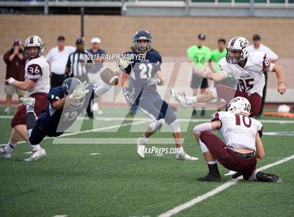Thumbnail 3 in Boerne-Champion vs. Calallen (UIL 5A Regionial Playoff) photogallery.