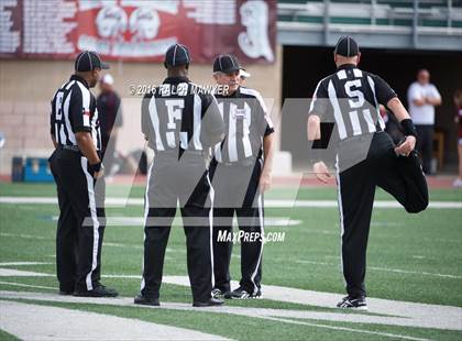 Thumbnail 2 in Boerne-Champion vs. Calallen (UIL 5A Regionial Playoff) photogallery.