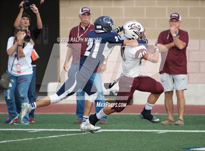 Thumbnail 2 in Boerne-Champion vs. Calallen (UIL 5A Regionial Playoff) photogallery.