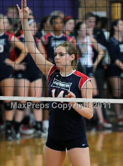 Thumbnail 3 in Marymount vs. Los Alamitos (Durango Fall Classic) photogallery.