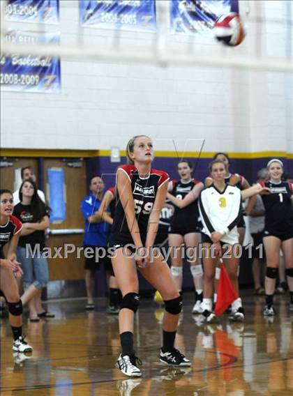 Thumbnail 2 in Marymount vs. Los Alamitos (Durango Fall Classic) photogallery.