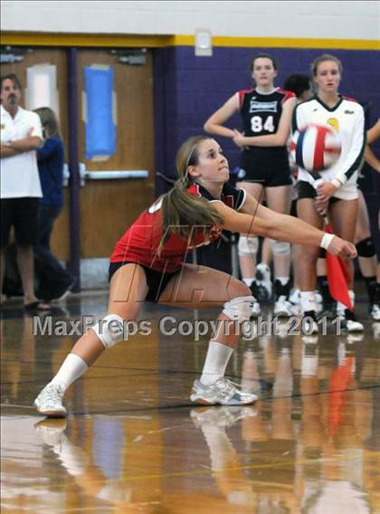 Thumbnail 1 in Marymount vs. Los Alamitos (Durango Fall Classic) photogallery.
