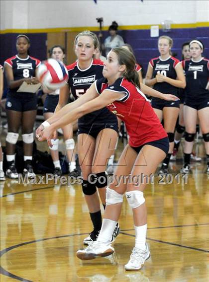 Thumbnail 2 in Marymount vs. Los Alamitos (Durango Fall Classic) photogallery.