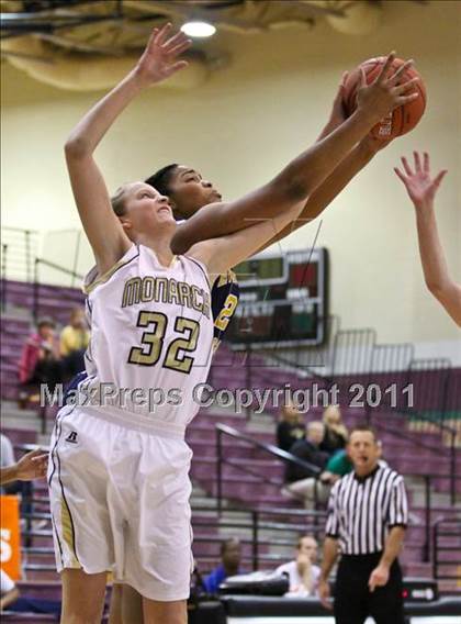 Thumbnail 2 in Monarch vs. Riverdale Baptist (Nike Tournament of Champions) photogallery.