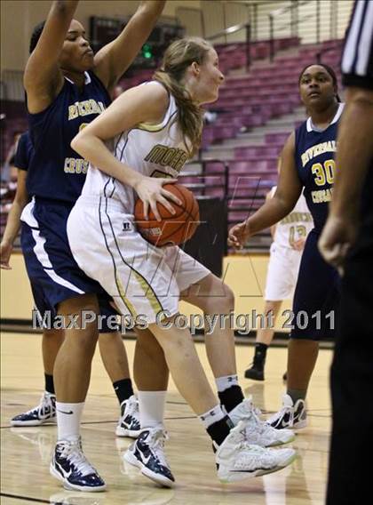Thumbnail 3 in Monarch vs. Riverdale Baptist (Nike Tournament of Champions) photogallery.