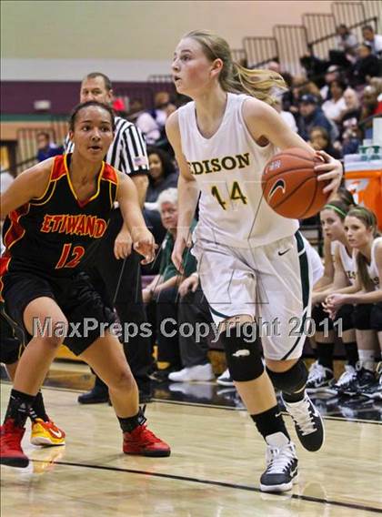 Thumbnail 2 in Monarch vs. Riverdale Baptist (Nike Tournament of Champions) photogallery.