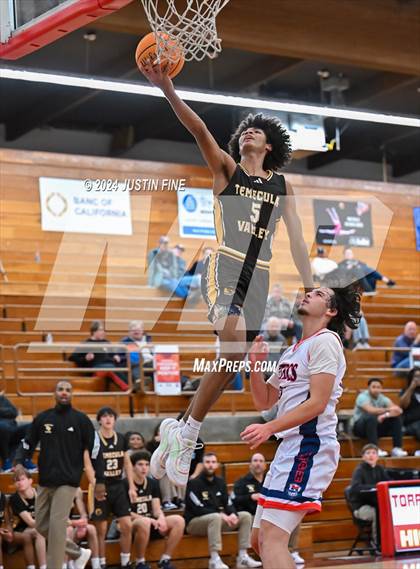 Thumbnail 3 in Montgomery vs. Temecula Valley photogallery.