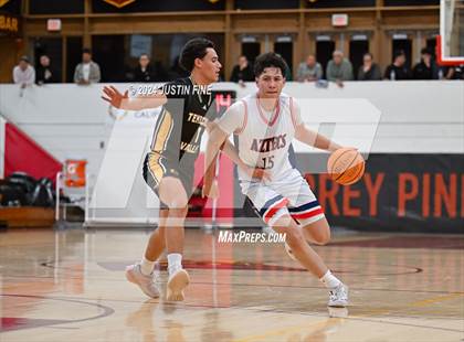 Thumbnail 3 in Montgomery vs. Temecula Valley photogallery.