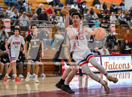 Thumbnail 1 in Montgomery vs. Temecula Valley photogallery.