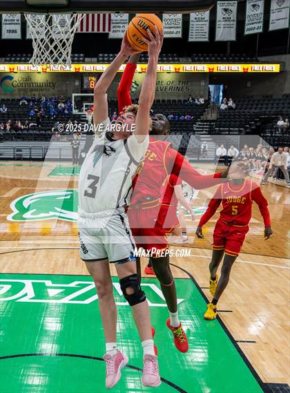Thumbnail 2 in Judge Memorial Catholic vs Canyon View (UHSAA 3A Quarterfinal) photogallery.