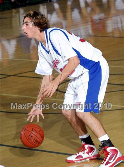 Thumbnail 2 in Miramonte vs. Los Alamitos photogallery.