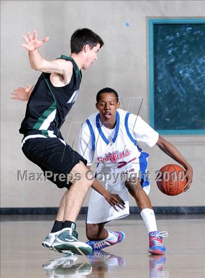 Thumbnail 2 in Miramonte vs. Los Alamitos photogallery.