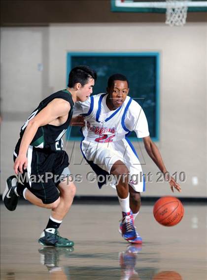 Thumbnail 1 in Miramonte vs. Los Alamitos photogallery.