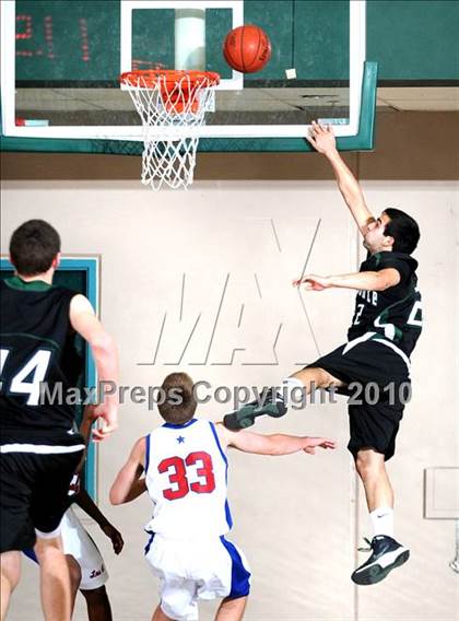 Thumbnail 2 in Miramonte vs. Los Alamitos photogallery.