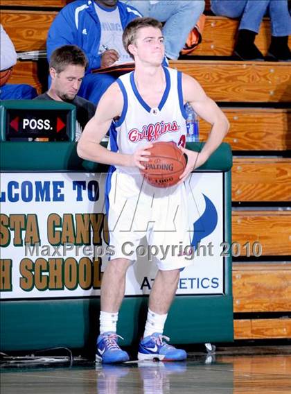 Thumbnail 3 in Miramonte vs. Los Alamitos photogallery.