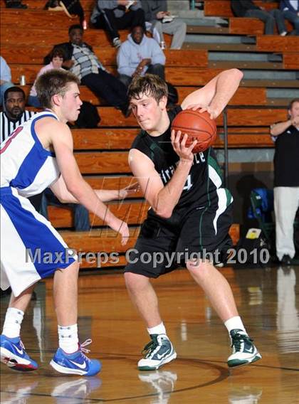 Thumbnail 3 in Miramonte vs. Los Alamitos photogallery.