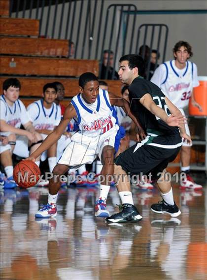 Thumbnail 1 in Miramonte vs. Los Alamitos photogallery.