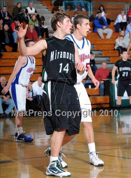 Thumbnail 2 in Miramonte vs. Los Alamitos photogallery.