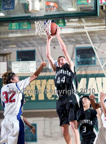 Thumbnail 3 in Miramonte vs. Los Alamitos photogallery.
