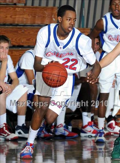 Thumbnail 1 in Miramonte vs. Los Alamitos photogallery.