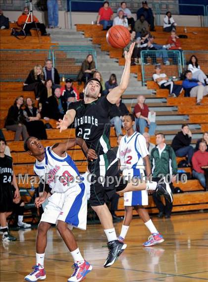 Thumbnail 3 in Miramonte vs. Los Alamitos photogallery.