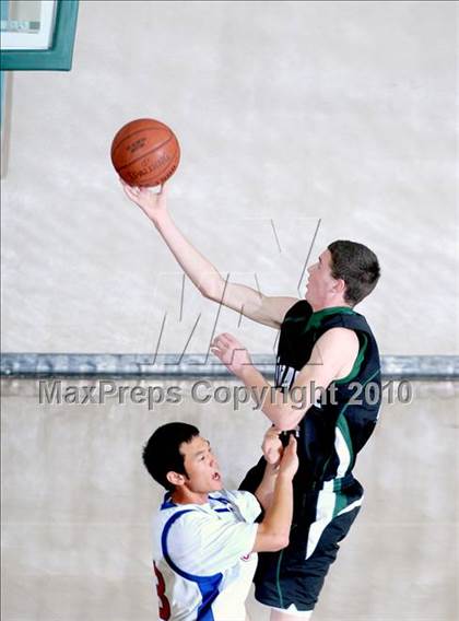 Thumbnail 1 in Miramonte vs. Los Alamitos photogallery.