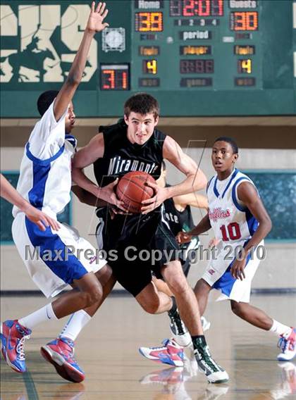 Thumbnail 3 in Miramonte vs. Los Alamitos photogallery.