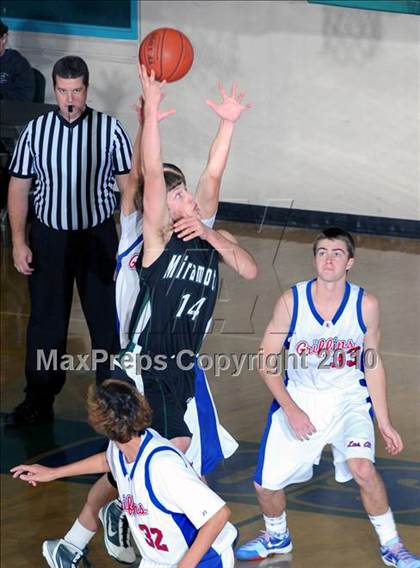 Thumbnail 1 in Miramonte vs. Los Alamitos photogallery.