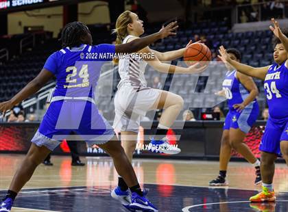 Thumbnail 1 in Papillion-LaVista vs. Omaha North (Metro Tournament) photogallery.