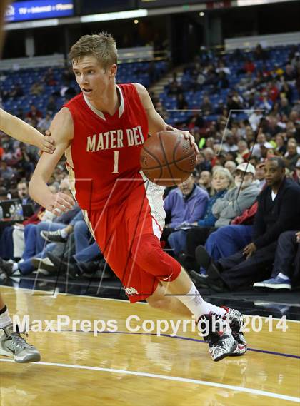 Thumbnail 3 in Bishop O'Dowd vs. Mater Dei (CIF State Open Division Final) photogallery.