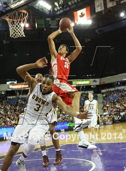 Thumbnail 2 in Bishop O'Dowd vs. Mater Dei (CIF State Open Division Final) photogallery.