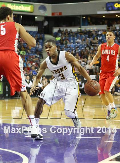 Thumbnail 3 in Bishop O'Dowd vs. Mater Dei (CIF State Open Division Final) photogallery.
