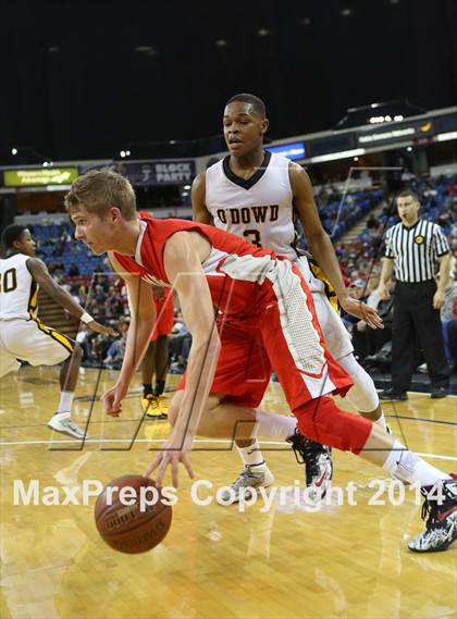 Thumbnail 3 in Bishop O'Dowd vs. Mater Dei (CIF State Open Division Final) photogallery.