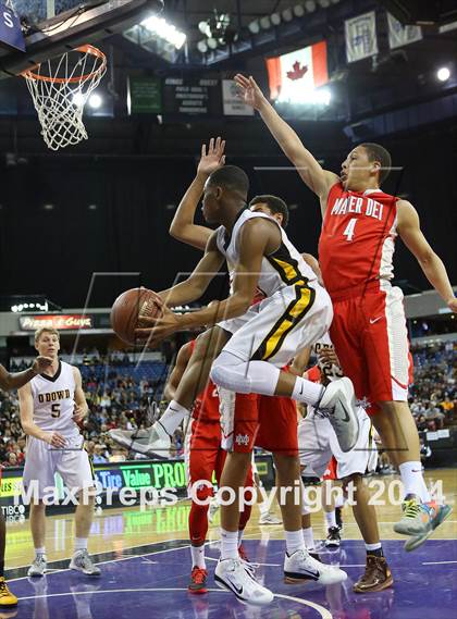Thumbnail 3 in Bishop O'Dowd vs. Mater Dei (CIF State Open Division Final) photogallery.