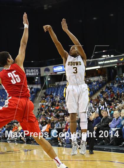 Thumbnail 3 in Bishop O'Dowd vs. Mater Dei (CIF State Open Division Final) photogallery.