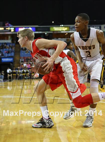 Thumbnail 1 in Bishop O'Dowd vs. Mater Dei (CIF State Open Division Final) photogallery.