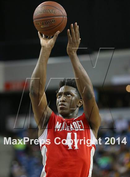Thumbnail 2 in Bishop O'Dowd vs. Mater Dei (CIF State Open Division Final) photogallery.