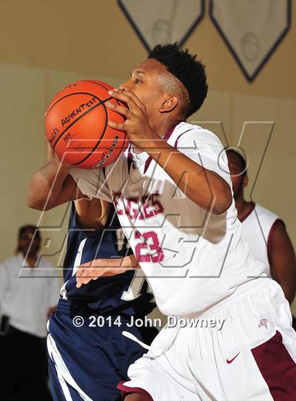 Thumbnail 3 in Villanova Prep vs. Los Angeles Adventist (MaxPreps Holiday Classic) photogallery.