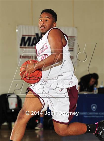 Thumbnail 1 in Villanova Prep vs. Los Angeles Adventist (MaxPreps Holiday Classic) photogallery.