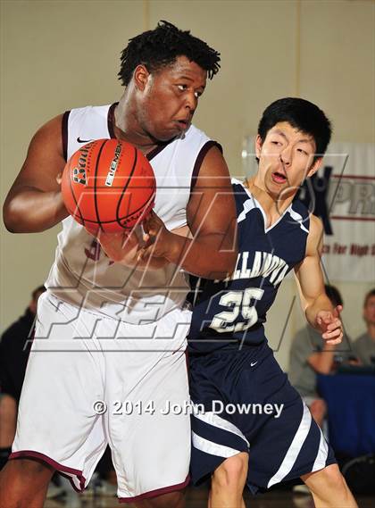 Thumbnail 2 in Villanova Prep vs. Los Angeles Adventist (MaxPreps Holiday Classic) photogallery.