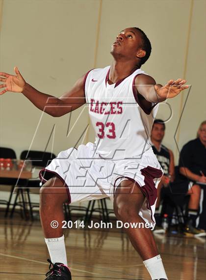 Thumbnail 3 in Villanova Prep vs. Los Angeles Adventist (MaxPreps Holiday Classic) photogallery.