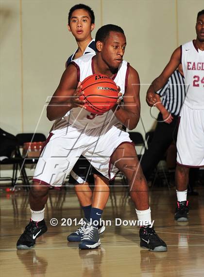Thumbnail 3 in Villanova Prep vs. Los Angeles Adventist (MaxPreps Holiday Classic) photogallery.
