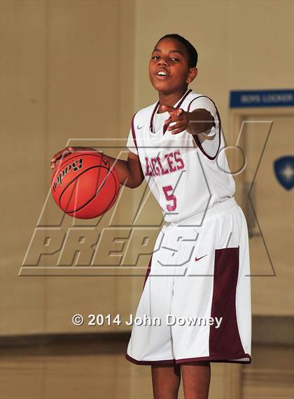 Thumbnail 3 in Villanova Prep vs. Los Angeles Adventist (MaxPreps Holiday Classic) photogallery.