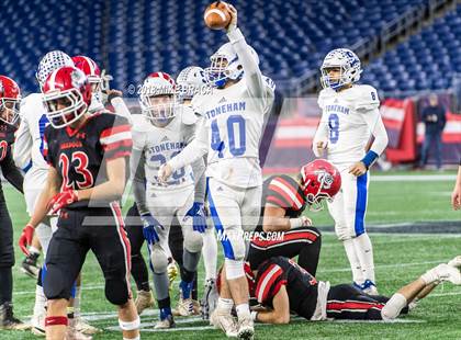 Thumbnail 3 in Stoneham vs. Old Rochester Regional  (MIAA Division 6 Final) photogallery.