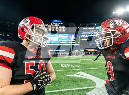 Thumbnail 2 in Stoneham vs. Old Rochester Regional  (MIAA Division 6 Final) photogallery.