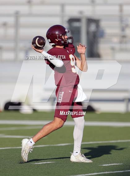 Thumbnail 1 in Bowie @ Dripping Springs photogallery.