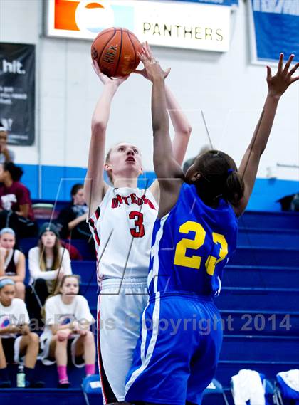 Thumbnail 3 in Washingtonville vs. Onteora (Coaches vs. Cancer Tournament) photogallery.